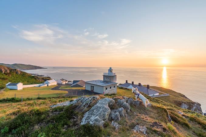 Bull Point Lighthouse Walk